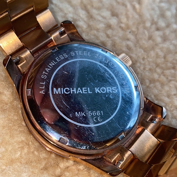 Michael Kors Women\'s Runway Rose Gold-Tone Watch MK5661